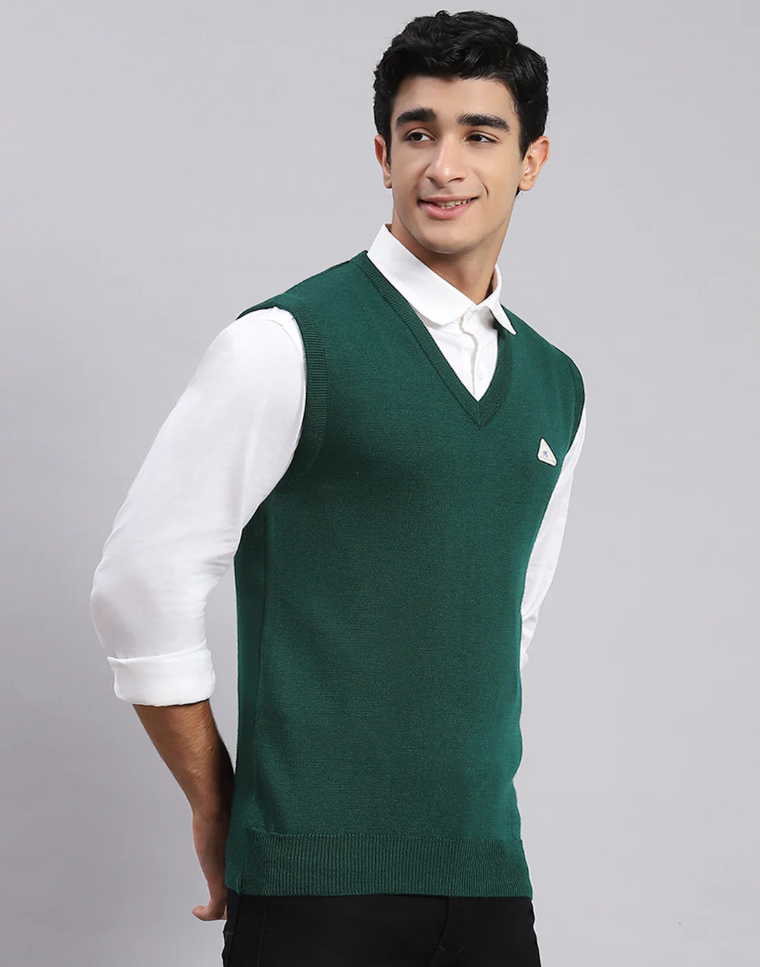Men Green Solid V Neck Sleeveless Sweaters/Pullovers - Image 4