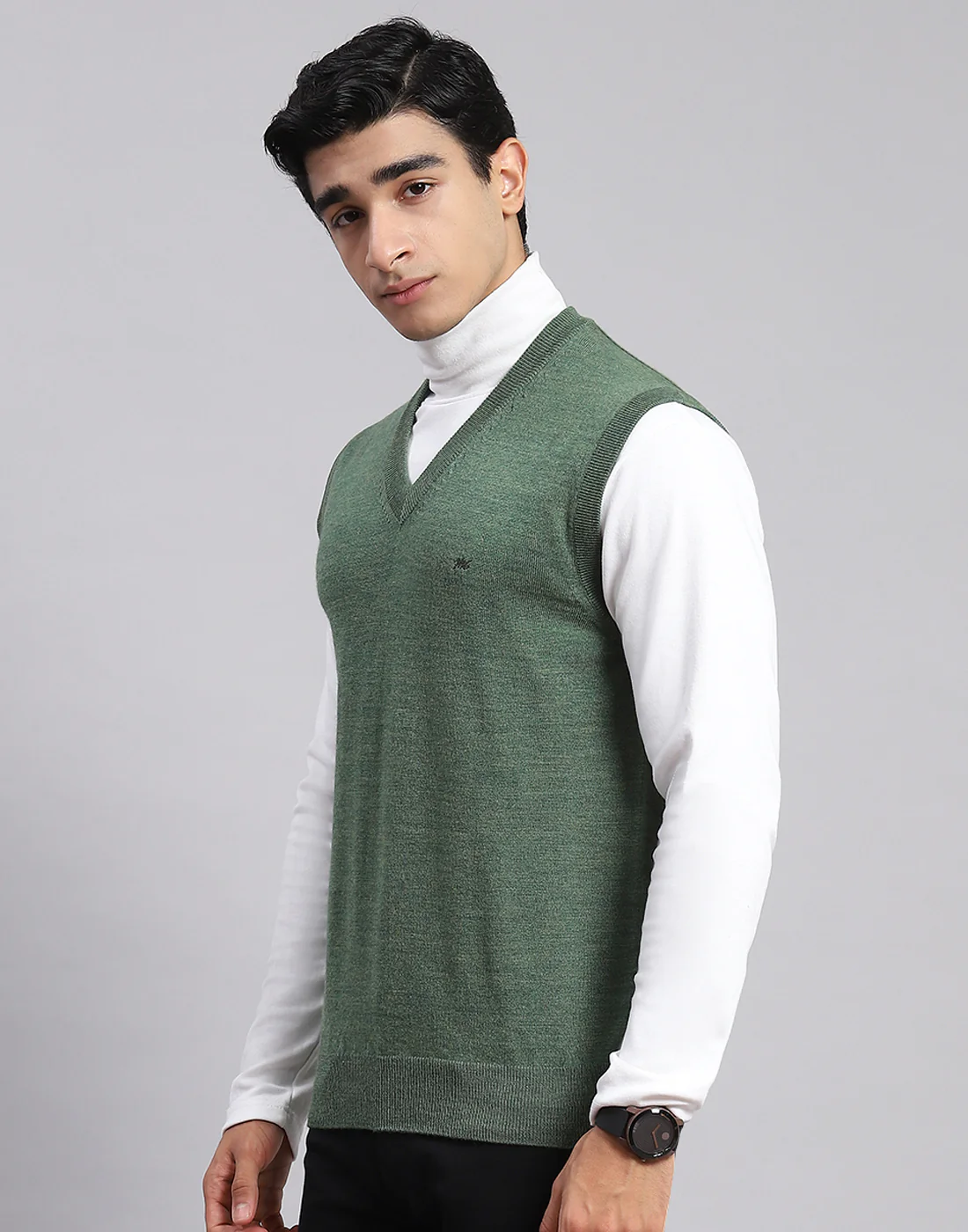 Men Green Solid V Neck Sleeveless Sweaters/Pullovers - Image 4