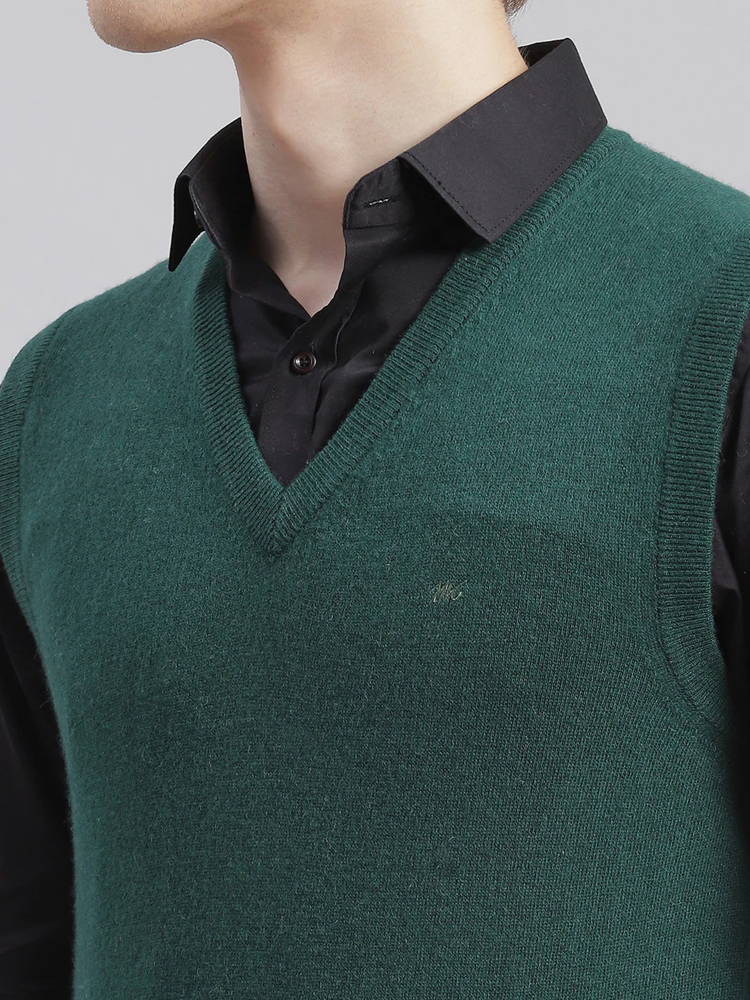 Men Green Solid V Neck Sleeveless Sweaters/Pullovers - Image 6