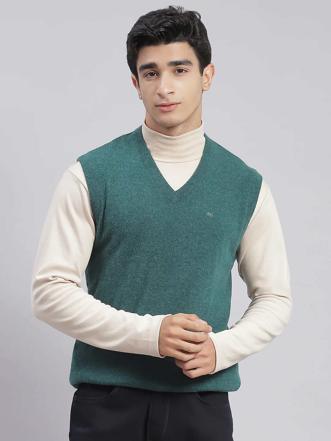 Men Green Solid V Neck Sleeveless Sweaters/Pullovers - Image 3