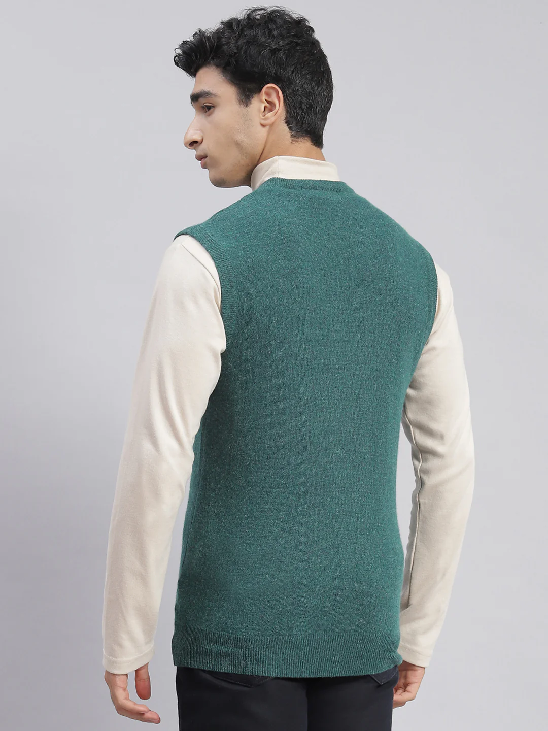 Men Green Solid V Neck Sleeveless Sweaters/Pullovers - Image 5