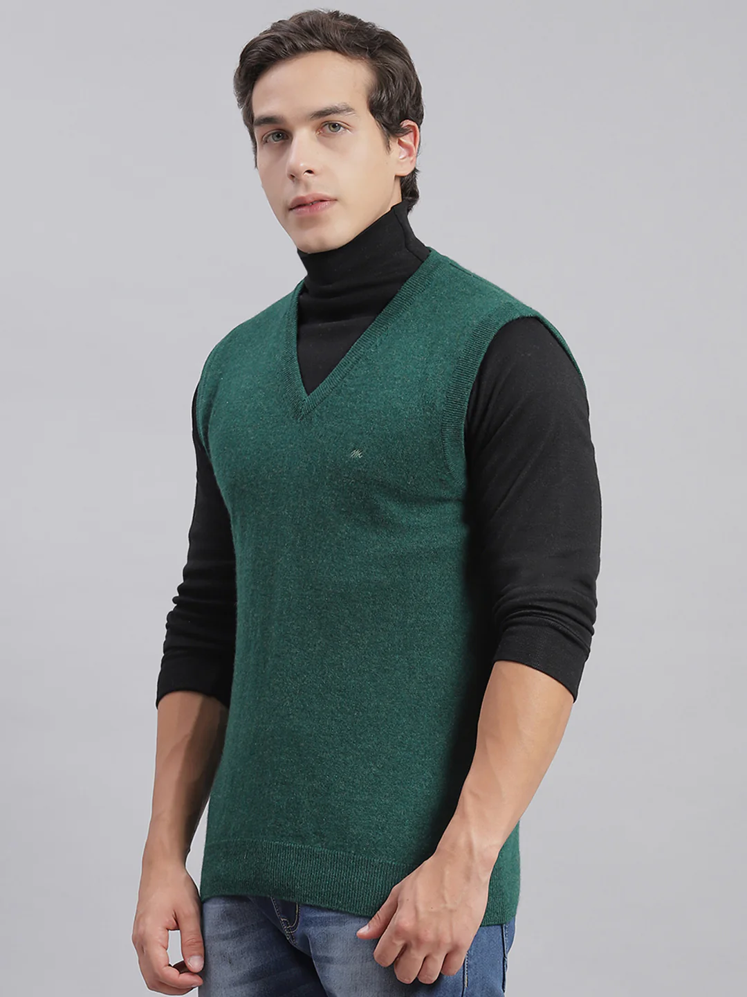 Men Green Solid V Neck Sleeveless Sweaters/Pullovers - Image 3
