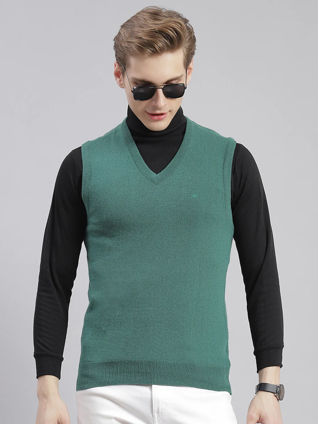 Men Green Solid V Neck Sleeveless Sweaters/Pullovers - Image 2