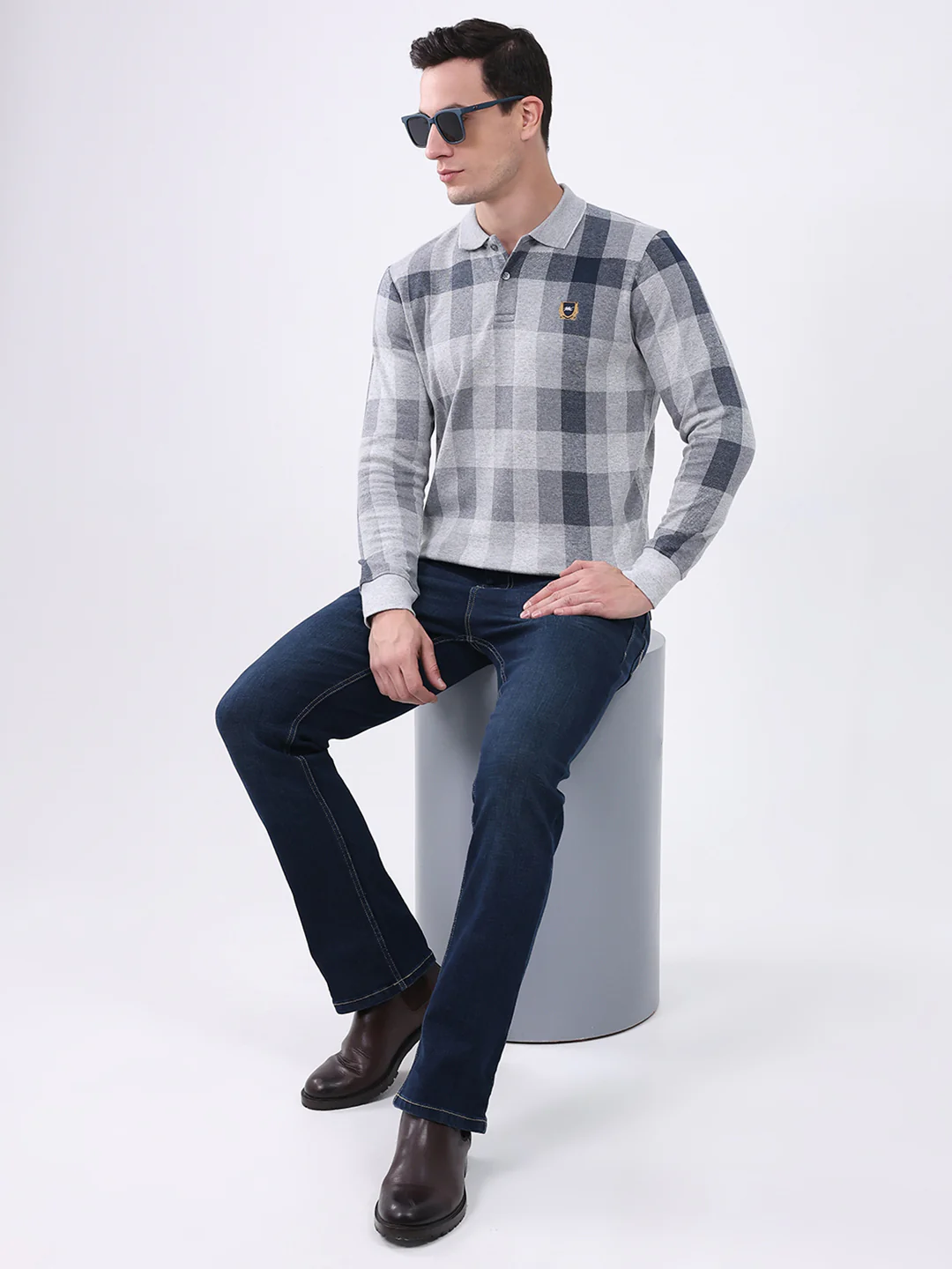 Men Grey Check Collar Full Sleeve Winter T-Shirt - Image 2