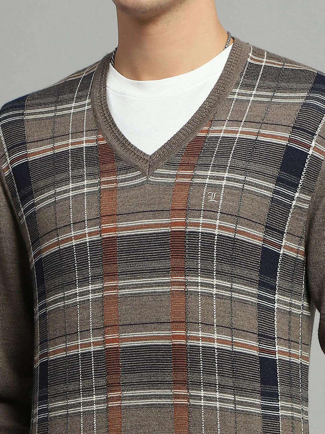 Luxuria Men Grey Check V Neck Full Sleeve Pullover - Image 7