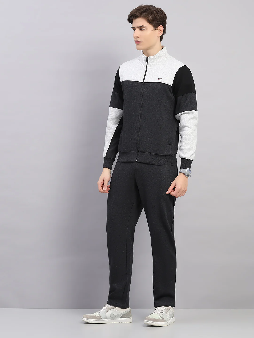 Men Grey Colourblocked Stand Collar Full Sleeve Winter Tracksuit - Image 3
