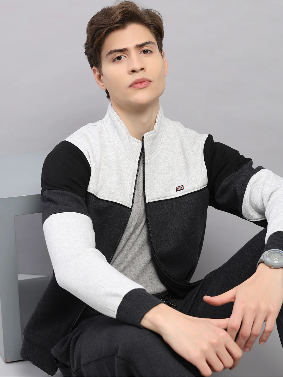 Men Grey Colourblocked Stand Collar Full Sleeve Winter Tracksuit - Image 6