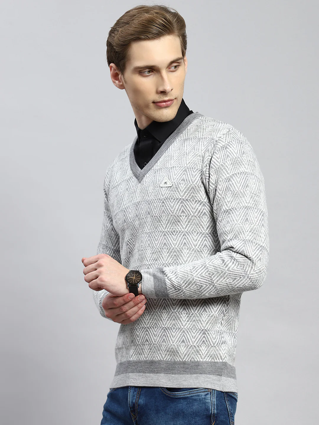 Men Grey Jaquard Pullover - Image 4