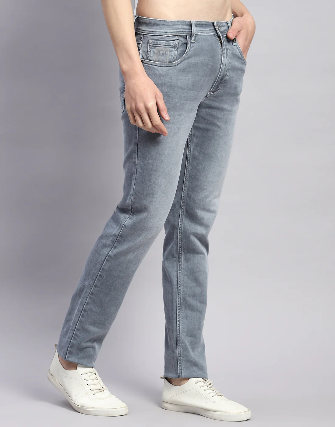 Men Grey Light Wash Narrow Fit Denim - Image 4