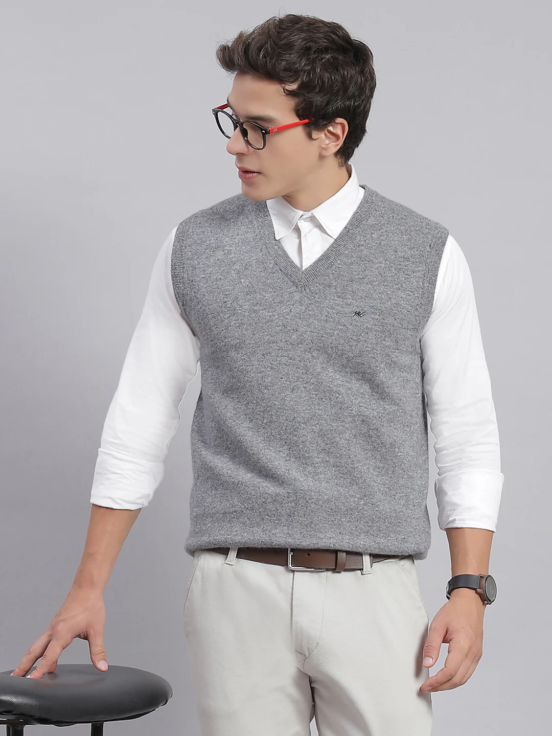 Men Grey Melange Solid V Neck Sleeveless Sweaters/Pullovers - Image 2