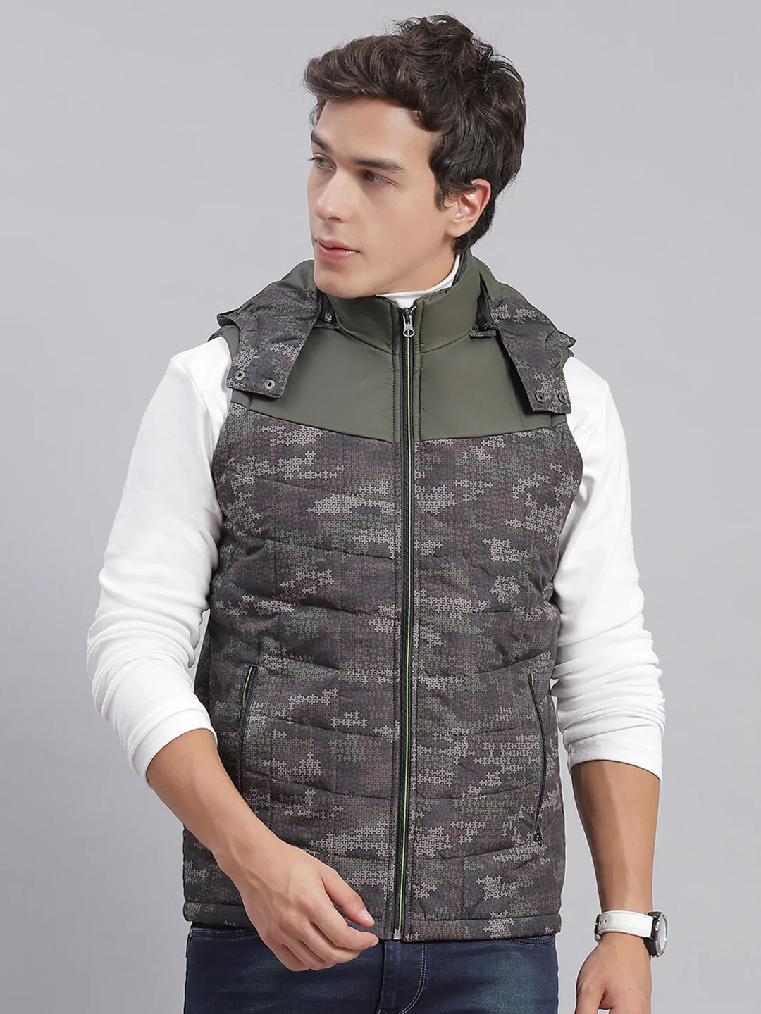 Men Grey Printed Hooded Sleeveless Jackets - Image 3