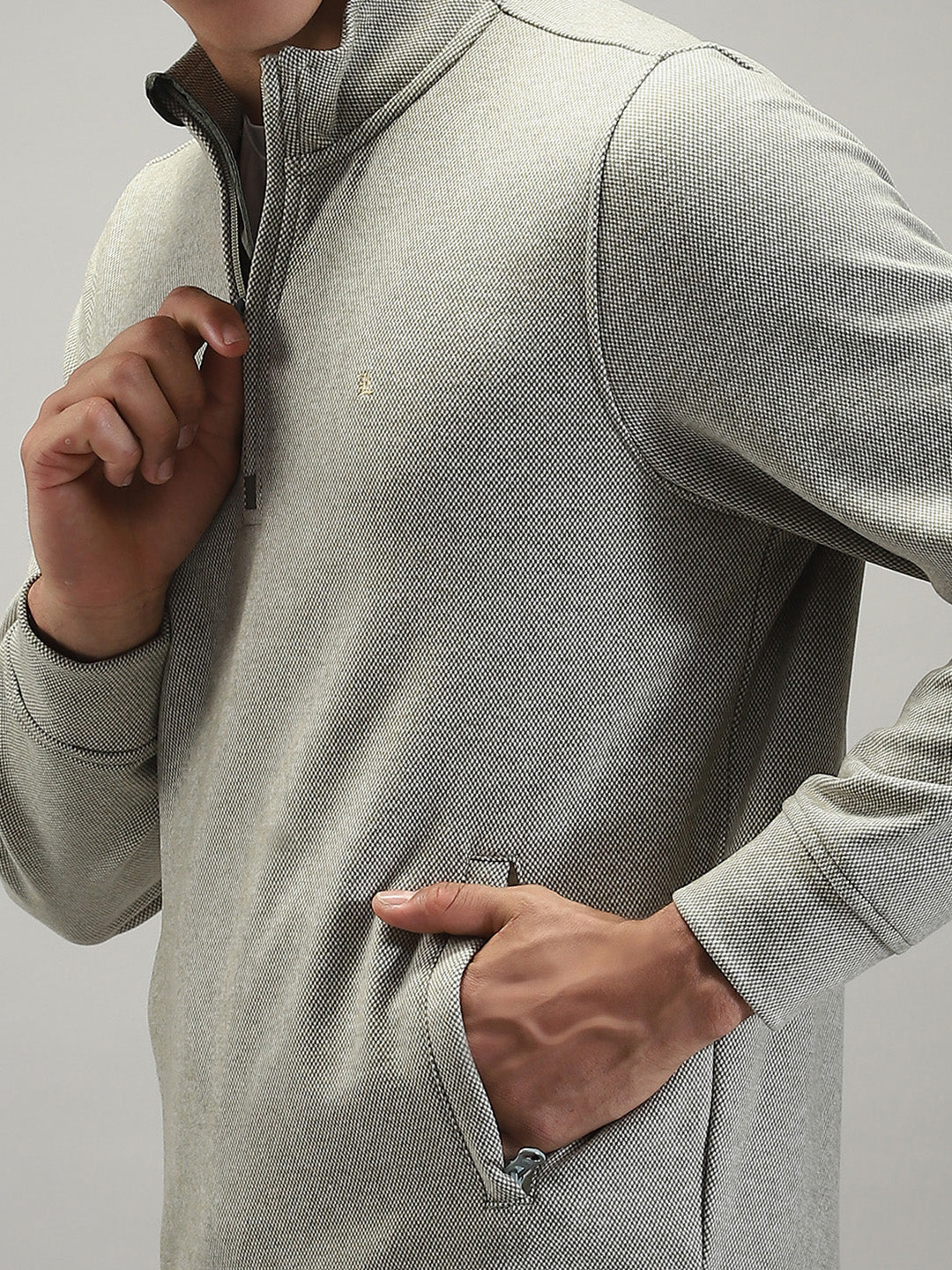 Men Grey Self Design Mock Neck Full Sleeve Winter Tracksuit - Image 7
