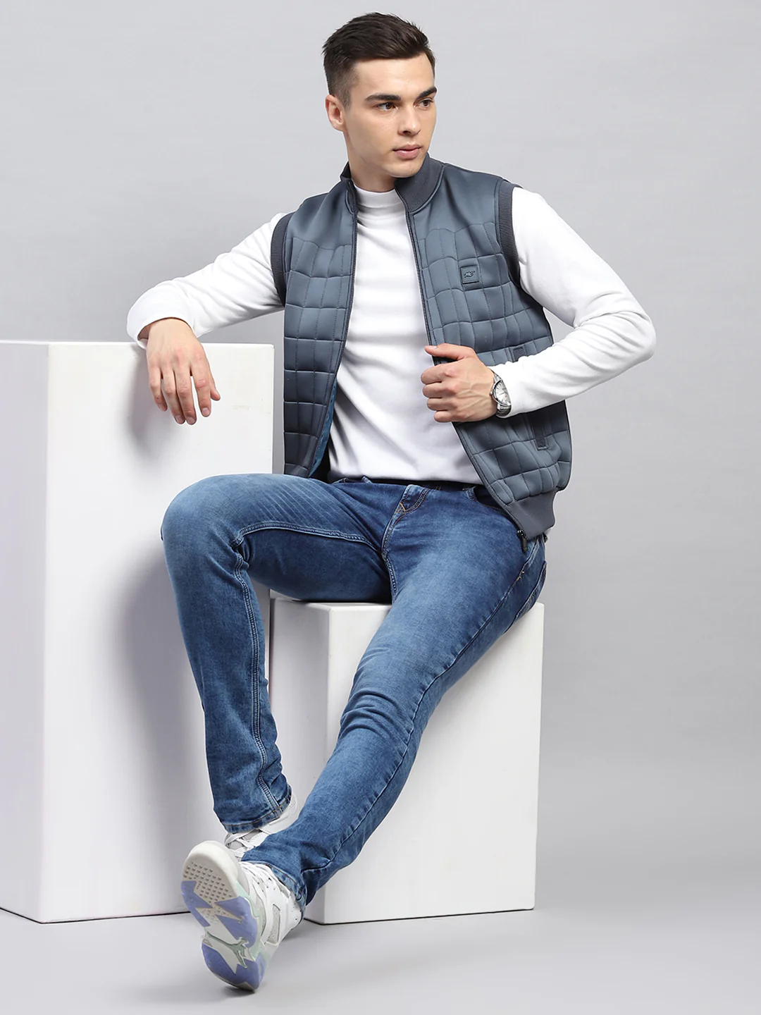 Men Grey Self Design Mock Neck Sleeveless Jacket - Image 2