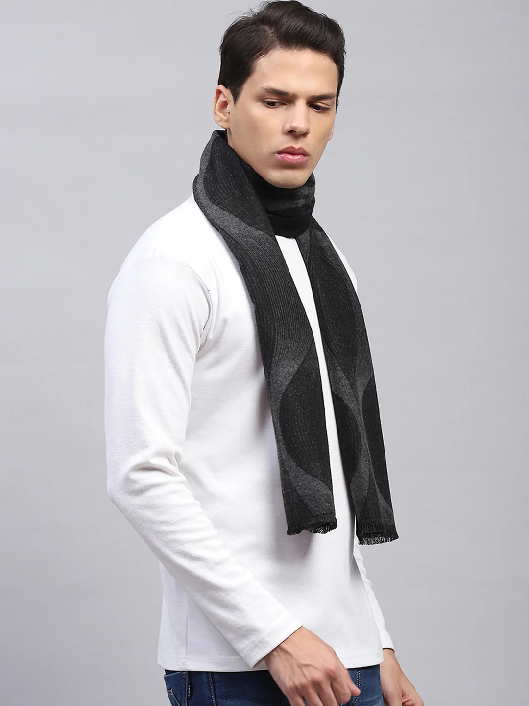 Men Grey Self Design Muffler - Image 5