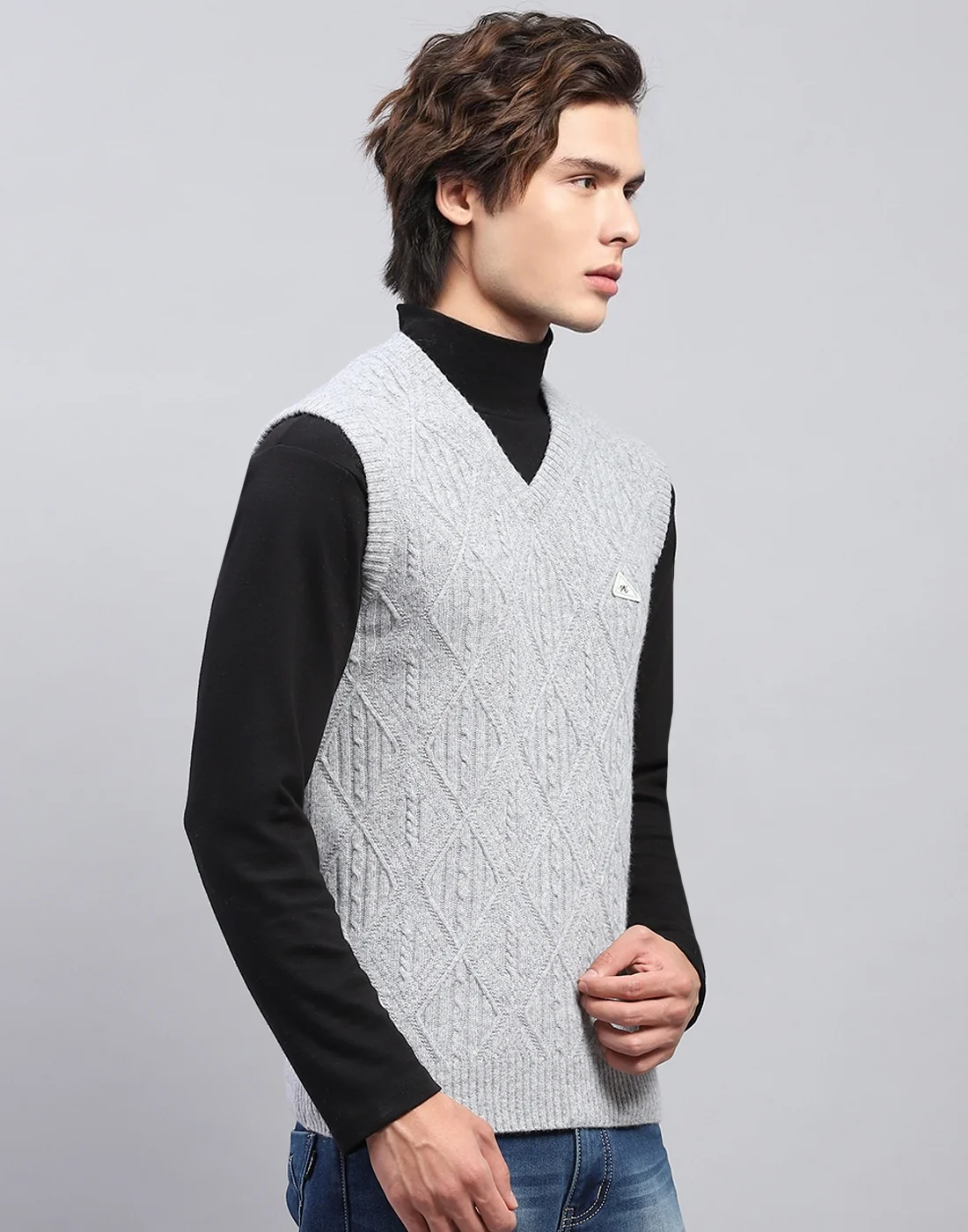 Men Grey Self Design V Neck Sleeveless Sweater - Image 4
