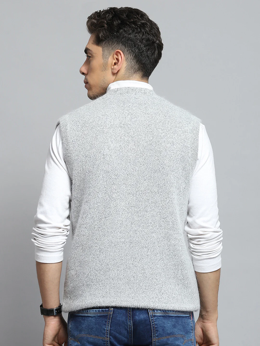 Men Grey Self Design V Neck Sleeveless Sweater - Image 5