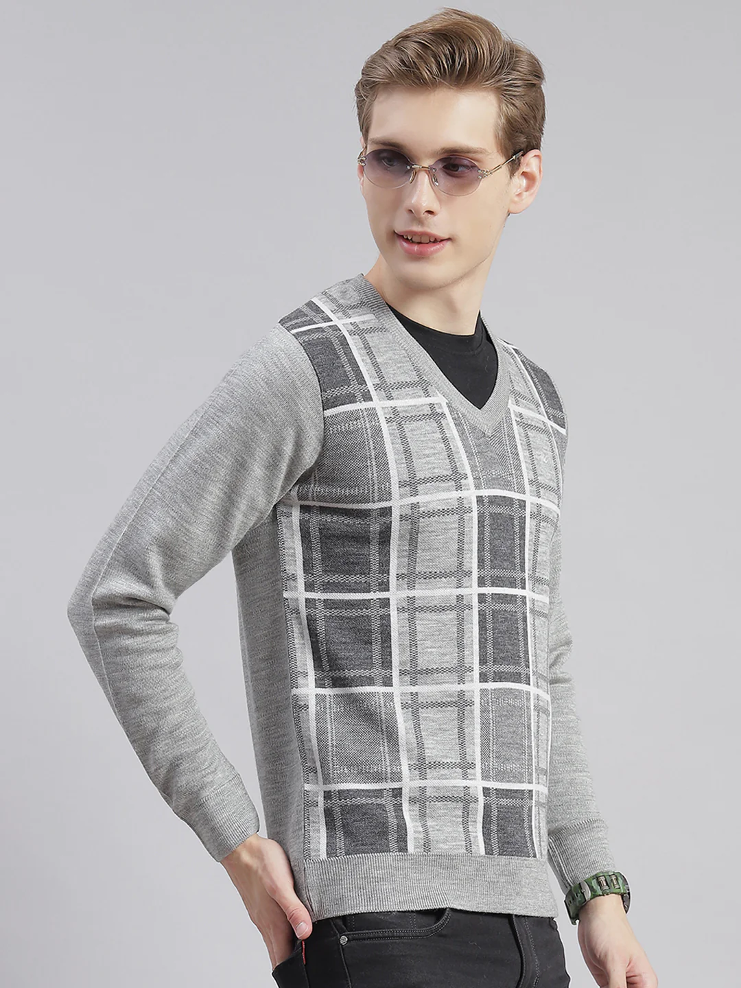 Men Grey Self Design V Neck Full Sleeve Sweaters/Pullovers - Image 4