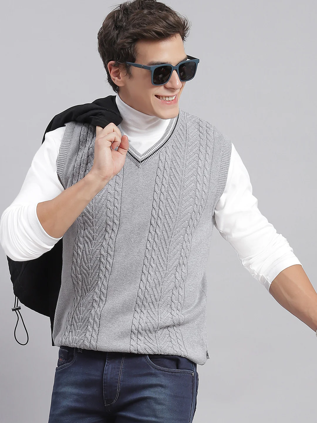 Men Grey Self Design V Neck Sleeveless Sweaters/Pullovers - Image 2
