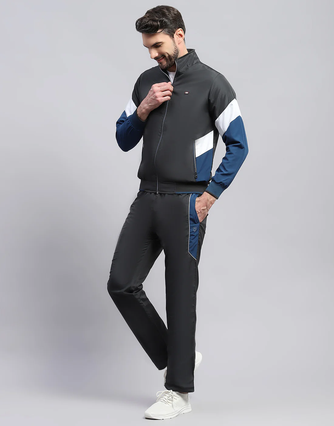 Men Grey Solid Band Collar Full Sleeve Winter Tracksuit - Image 3