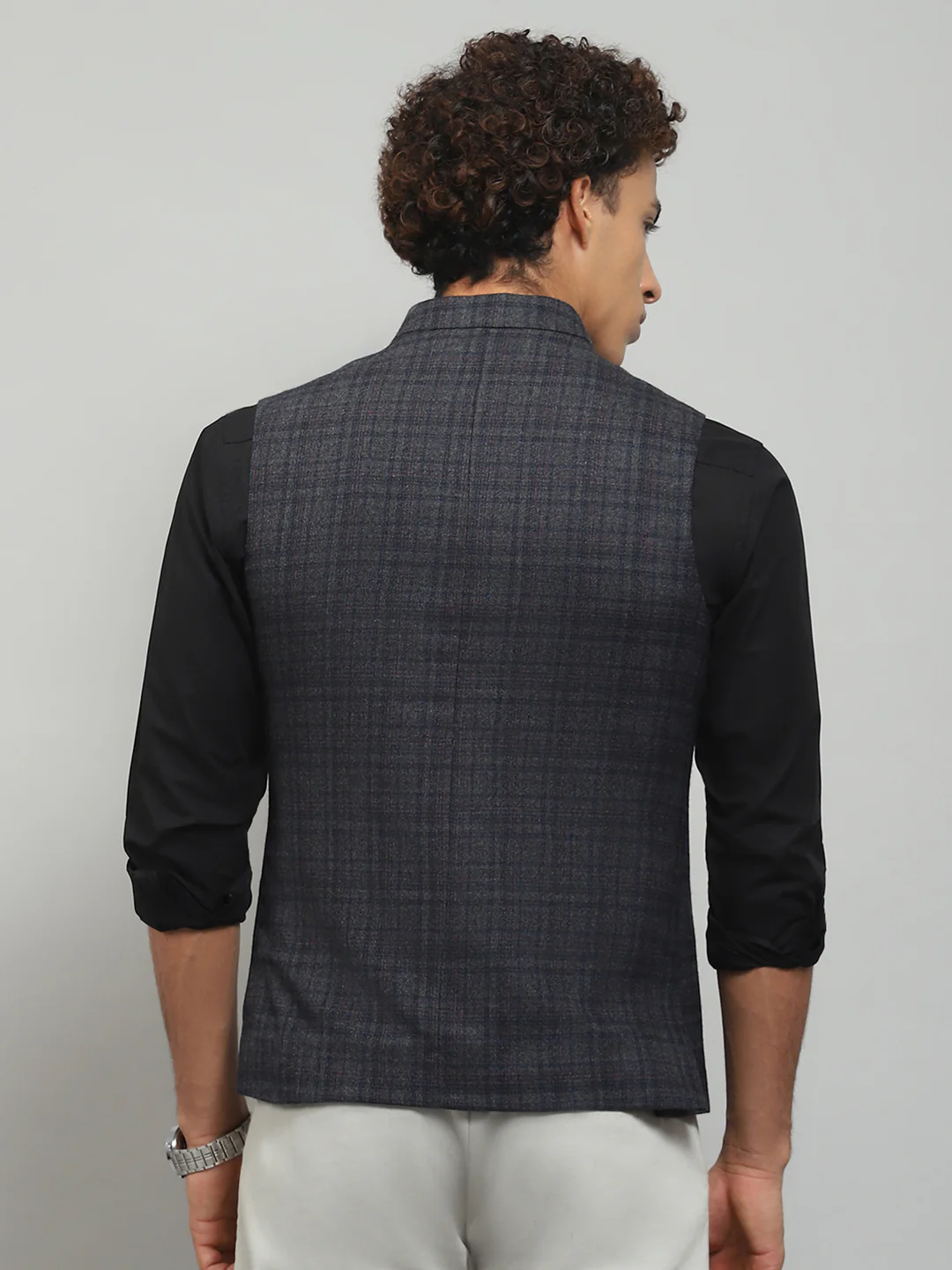 Men Grey Solid Band Collar Sleeveless Jacket - Image 5