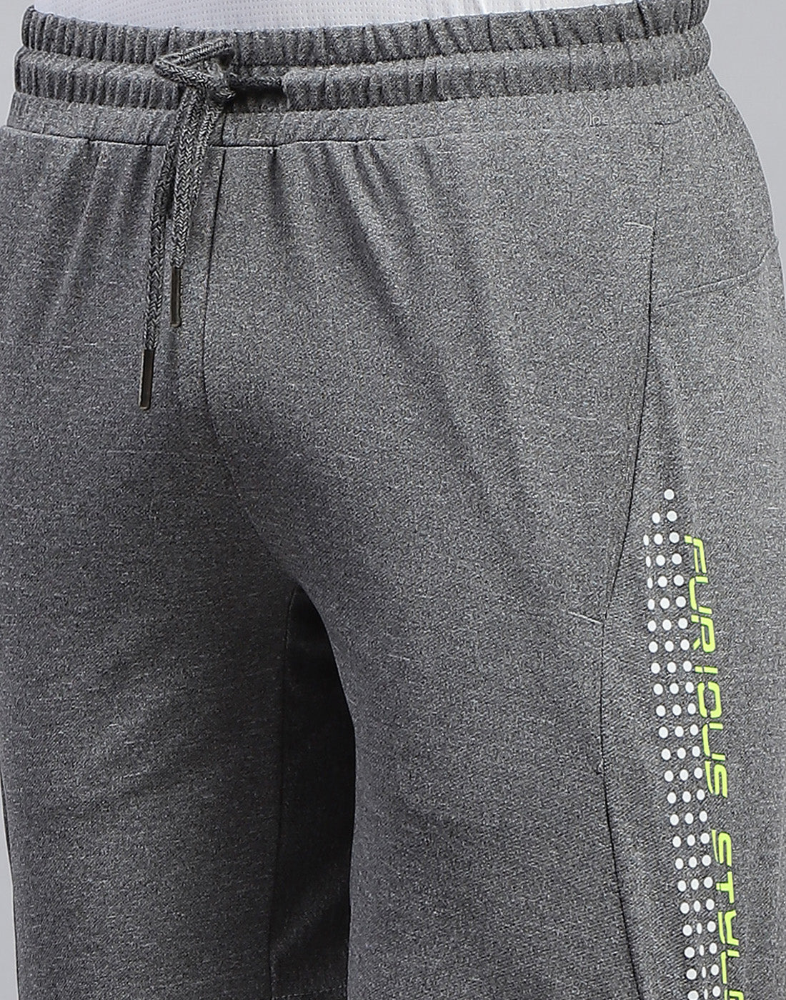 Men Grey Solid   Bermuda - Image 6