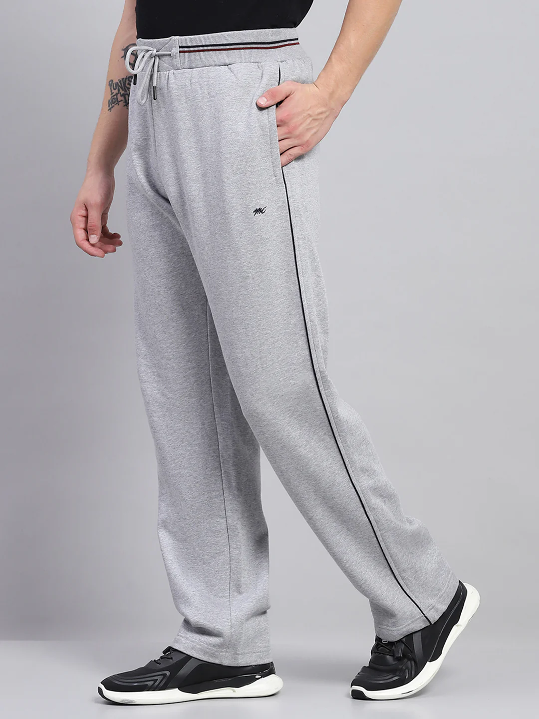 Men Grey Solid Hooded Full Sleeve Winter Tracksuit - Image 7