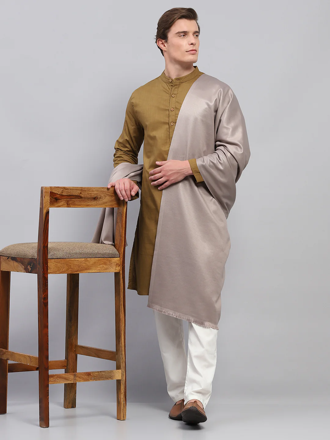 Men Grey Solid Lohi Shawl - Image 2