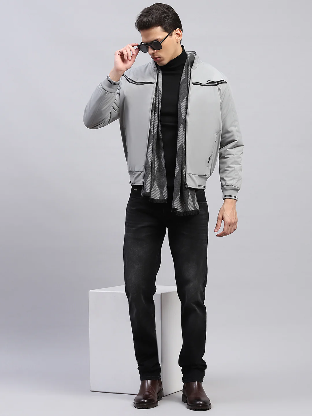 Men Grey Solid Mock Neck Full Sleeve Jacket - Image 2