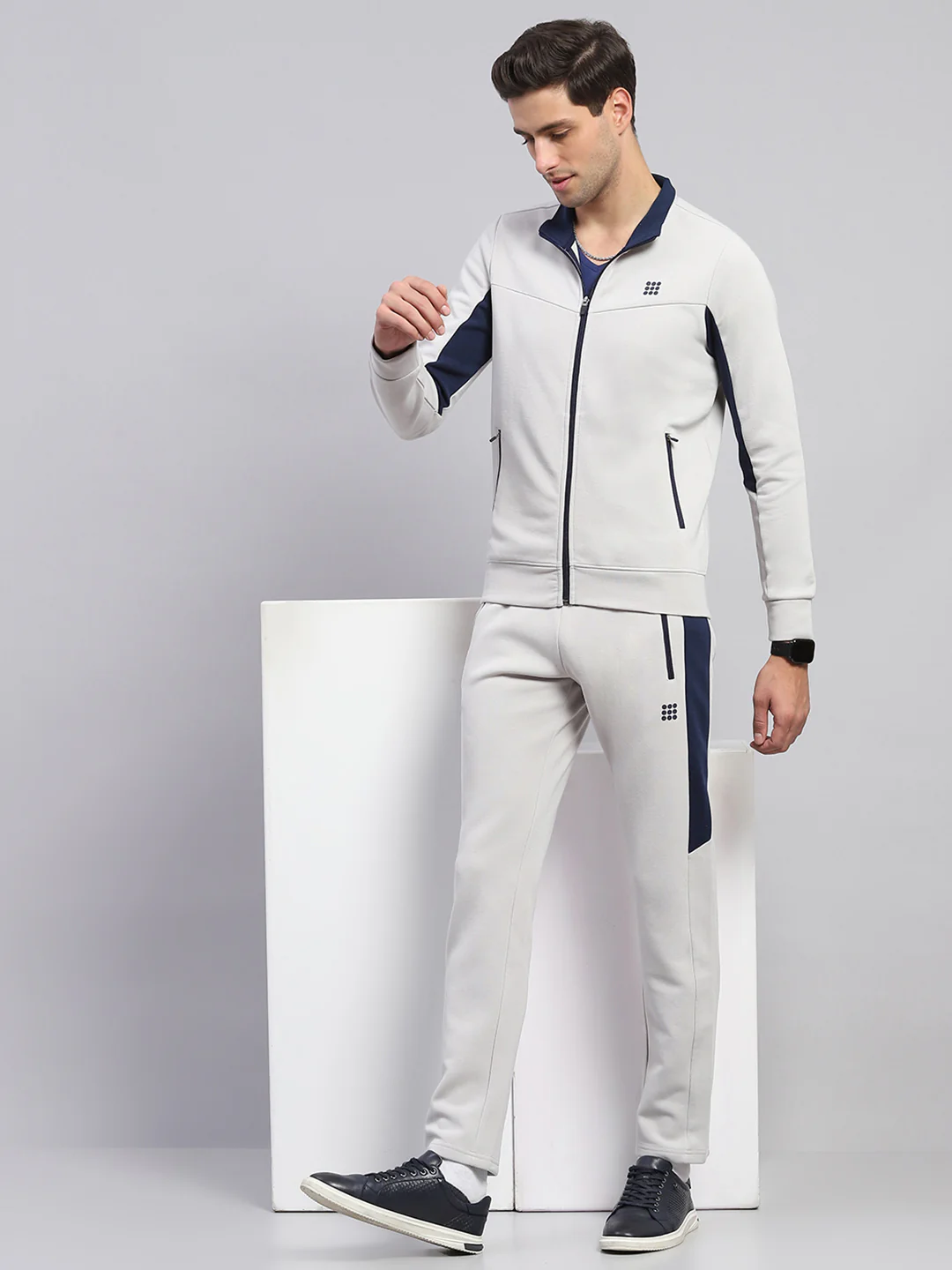 Rock.it Men Grey Solid Mock Neck Full Sleeve Winter Tracksuit - Image 2