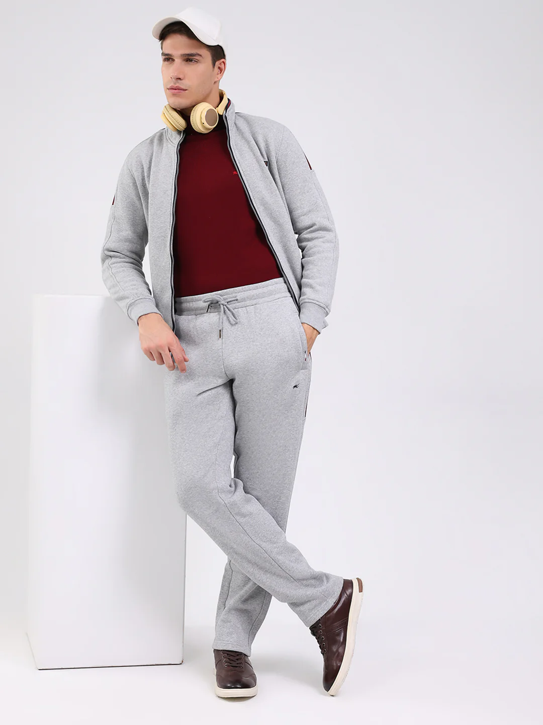 Men Grey Solid Mock Neck Full Sleeve Winter Tracksuit - Image 2