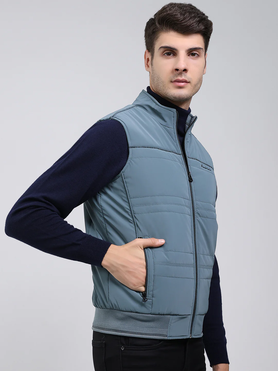 Men Grey Solid Mock Neck Sleeveless Jacket - Image 4