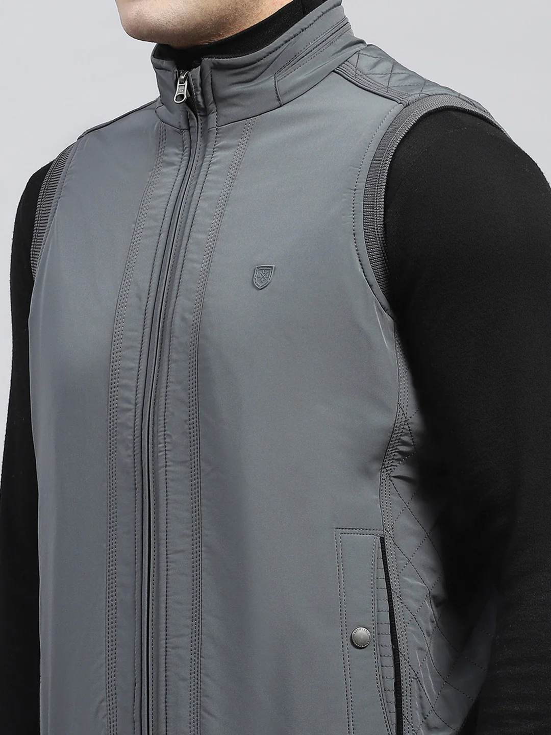 Men Grey Solid Mock Neck Sleeveless Reversible Jacket - Image 11
