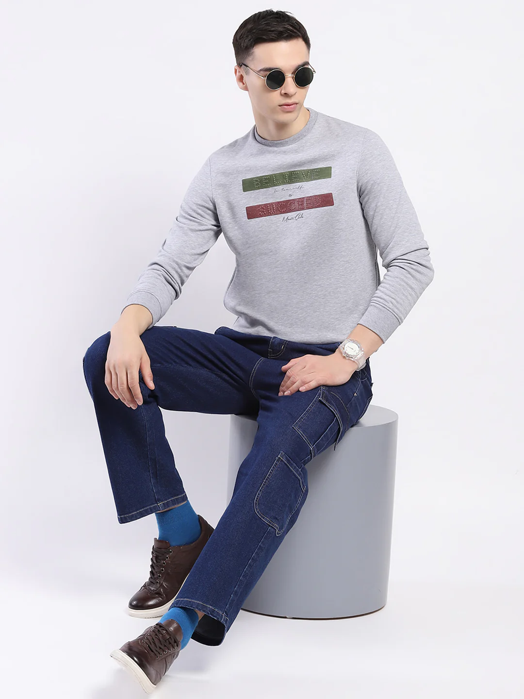 Men Grey Solid Round Neck Full Sleeve Sweatshirt - Image 2