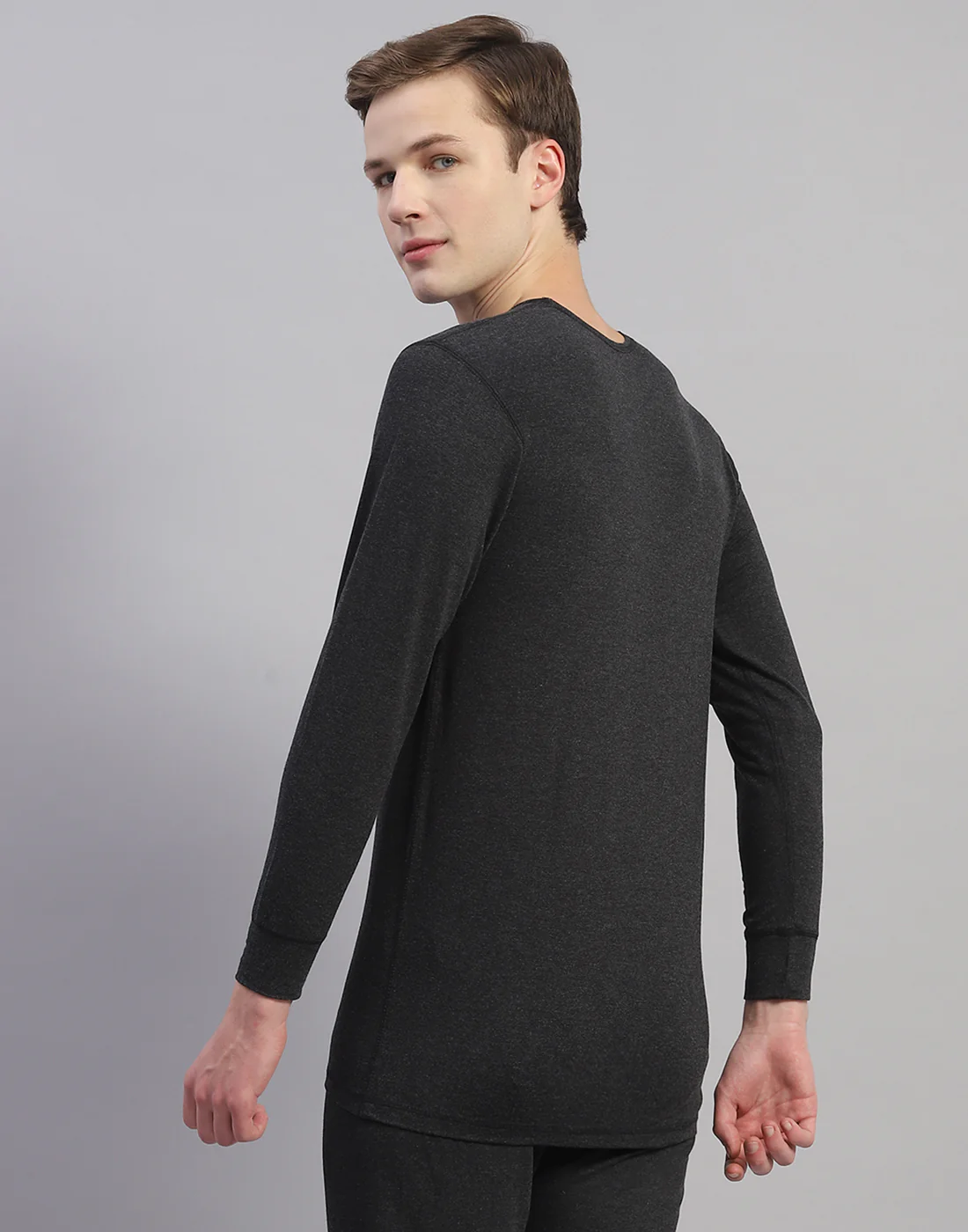 Men Grey Solid Round Neck Full Sleeve Thermal Vest - Image 5