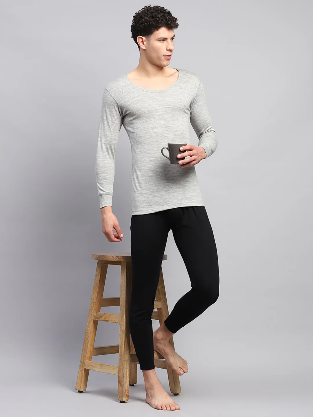 Men Grey Solid Round Neck Full Sleeve Thermal Vest - Image 2