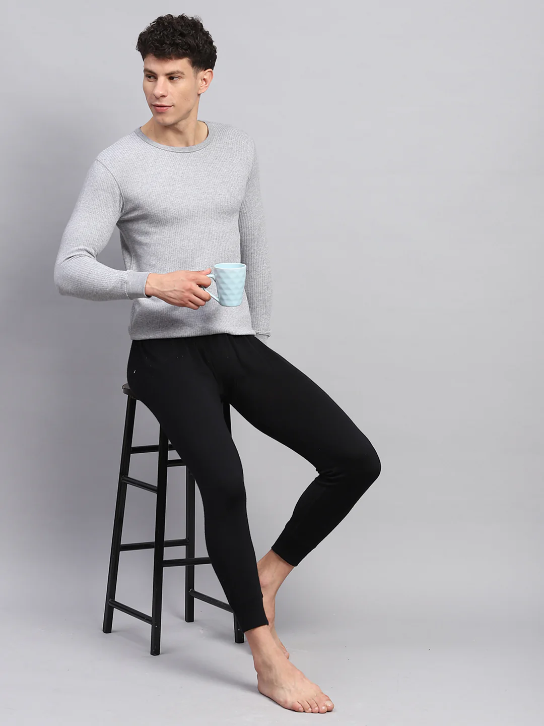 Men Grey Solid Round Neck Full Sleeve Thermal Vest - Image 2