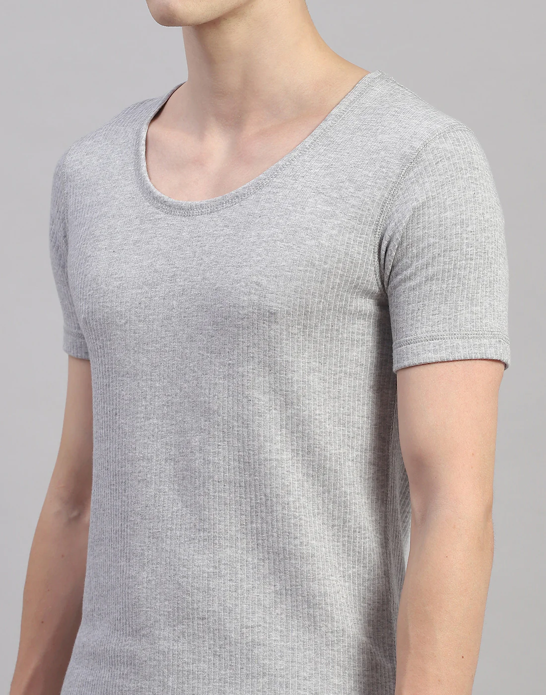 Men Grey Solid Round Neck Half Sleeve Thermal Vest - Image 6