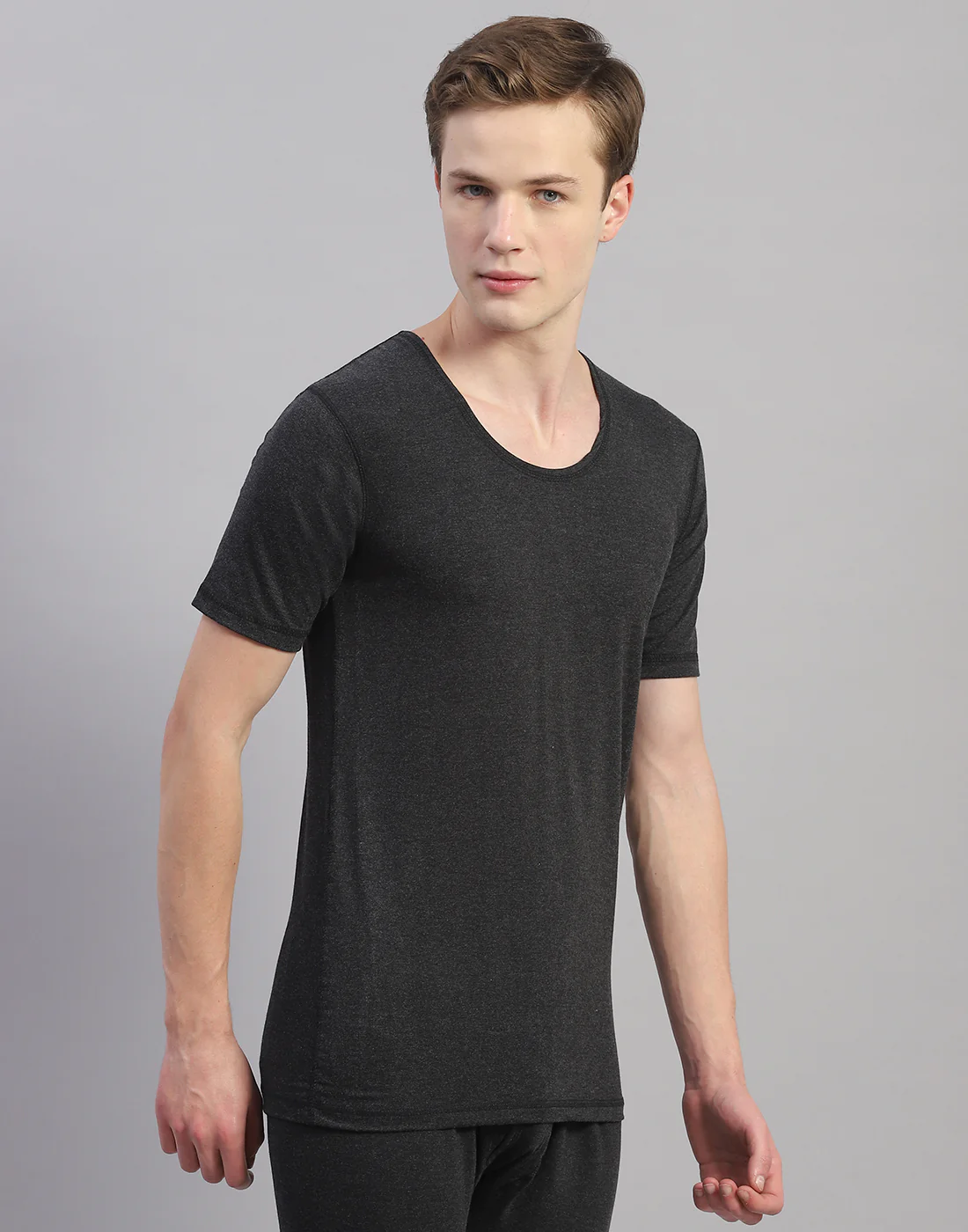 Men Grey Solid Round Neck Half Sleeve Thermal Vest - Image 4