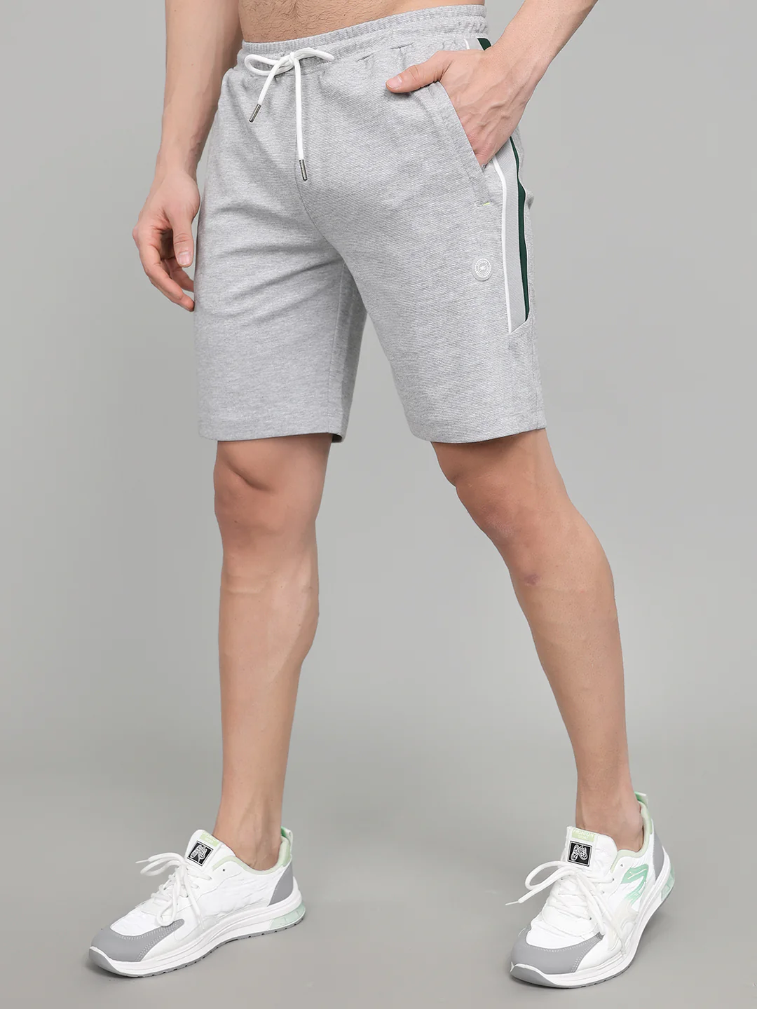 Men Grey Solid Slim Fit Bermuda - Image 2