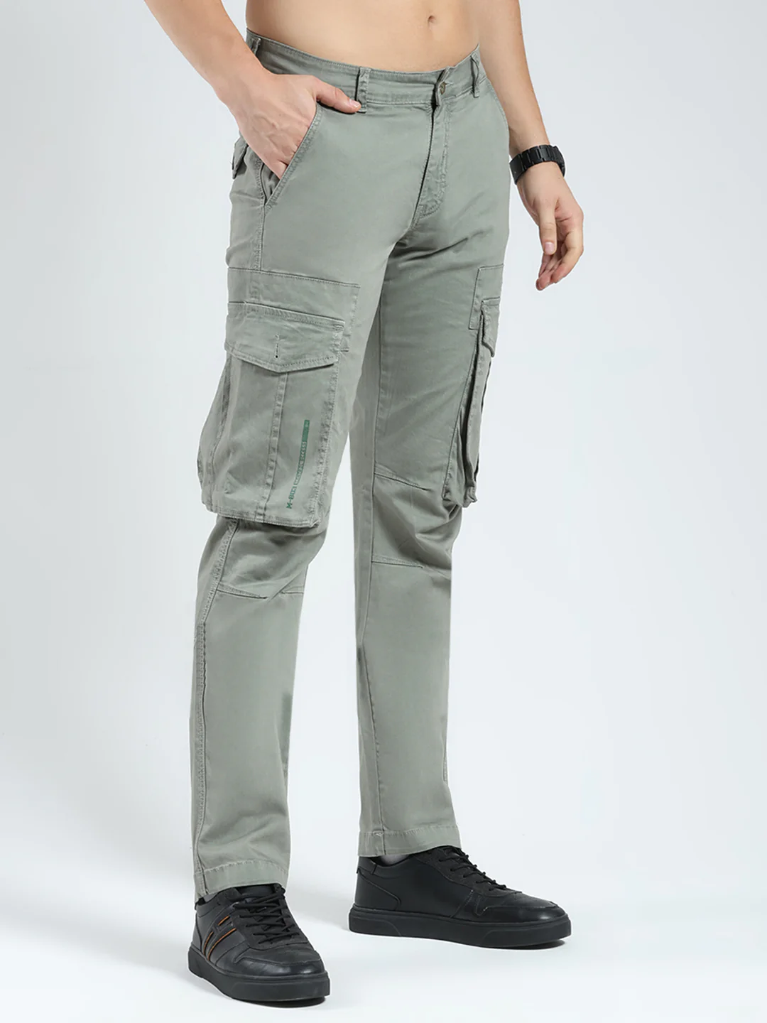 Men Grey Solid Slim Fit Cargo - Image 4