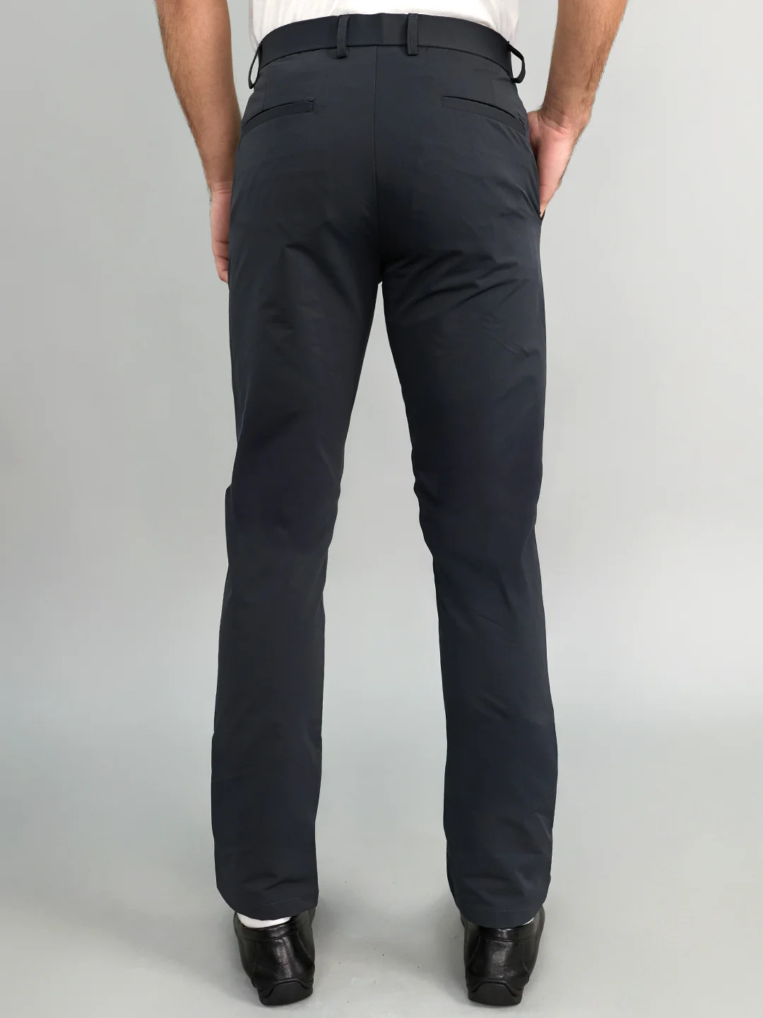 Men Grey Solid Slim Fit Trouser - Image 4