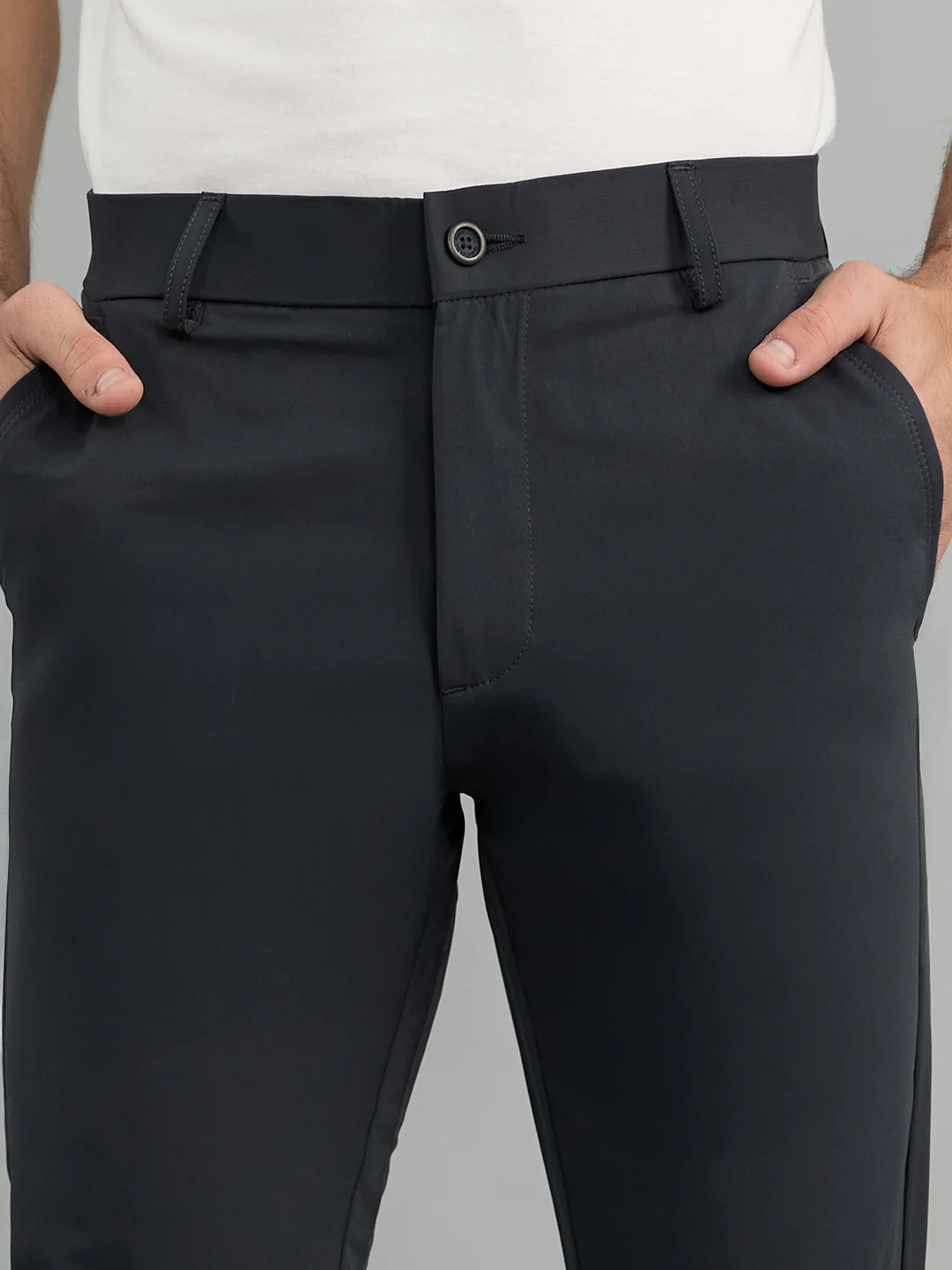 Men Grey Solid Slim Fit Trouser - Image 5
