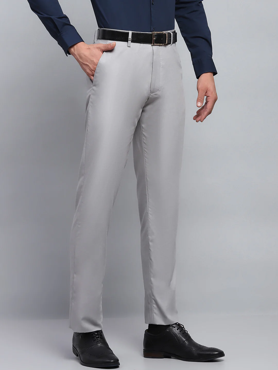 Men Grey Solid Smart Fit Trouser - Image 4