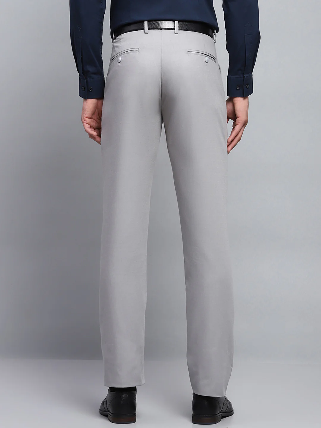 Men Grey Solid Smart Fit Trouser - Image 5