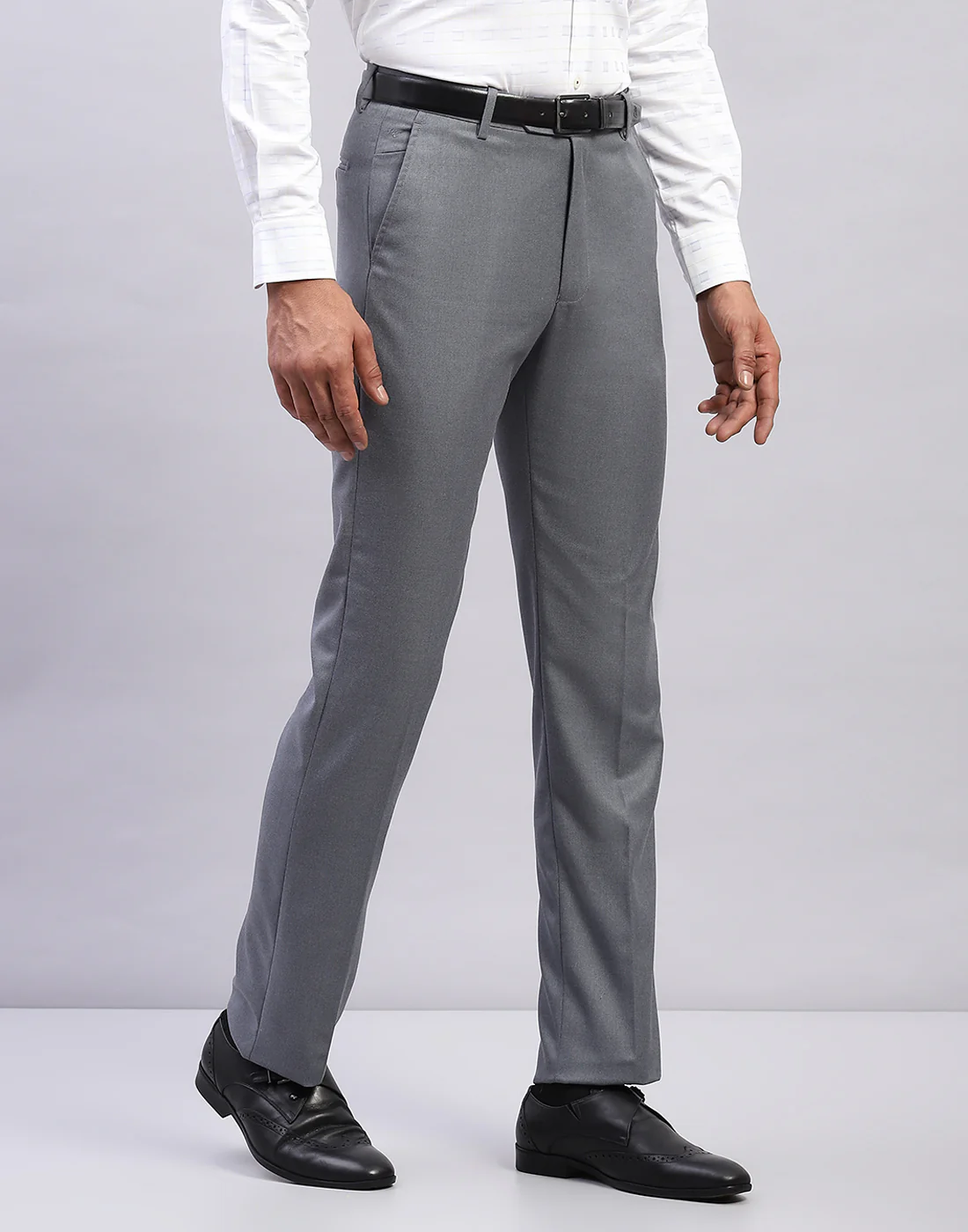 Men Grey Solid Smart Fit Trouser - Image 4