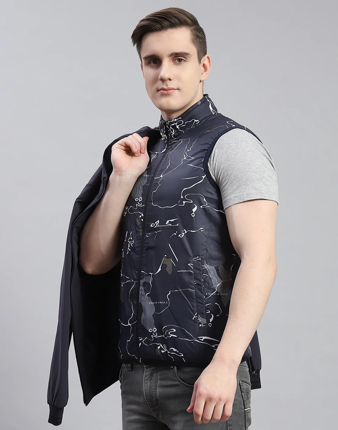 Men Grey Solid Stand Collar Full Sleeve Reversible Jacket - 2 Pc set - Image 4
