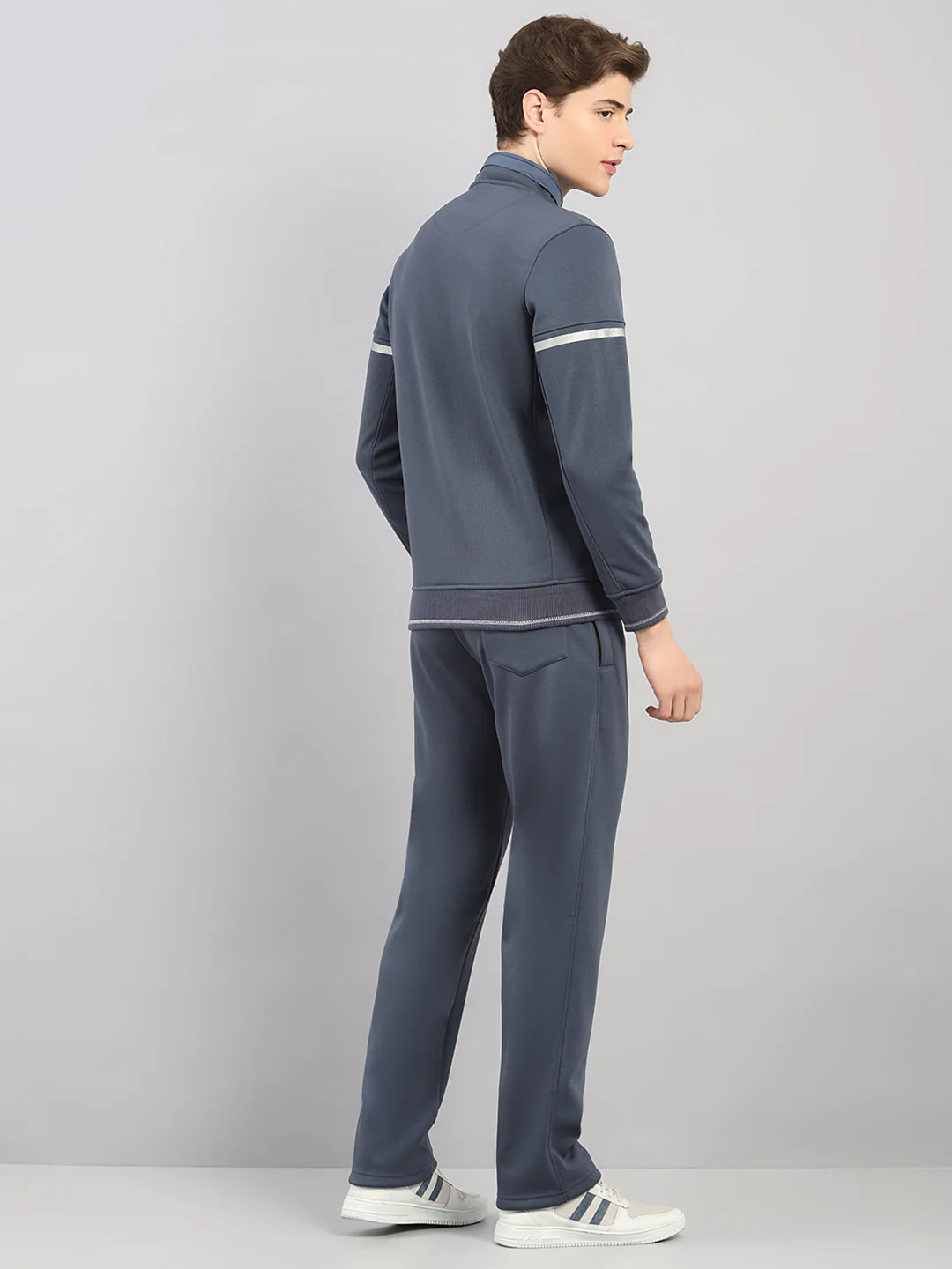 Men Grey Solid Stand Collar Full Sleeve Winter Tracksuit - Image 5