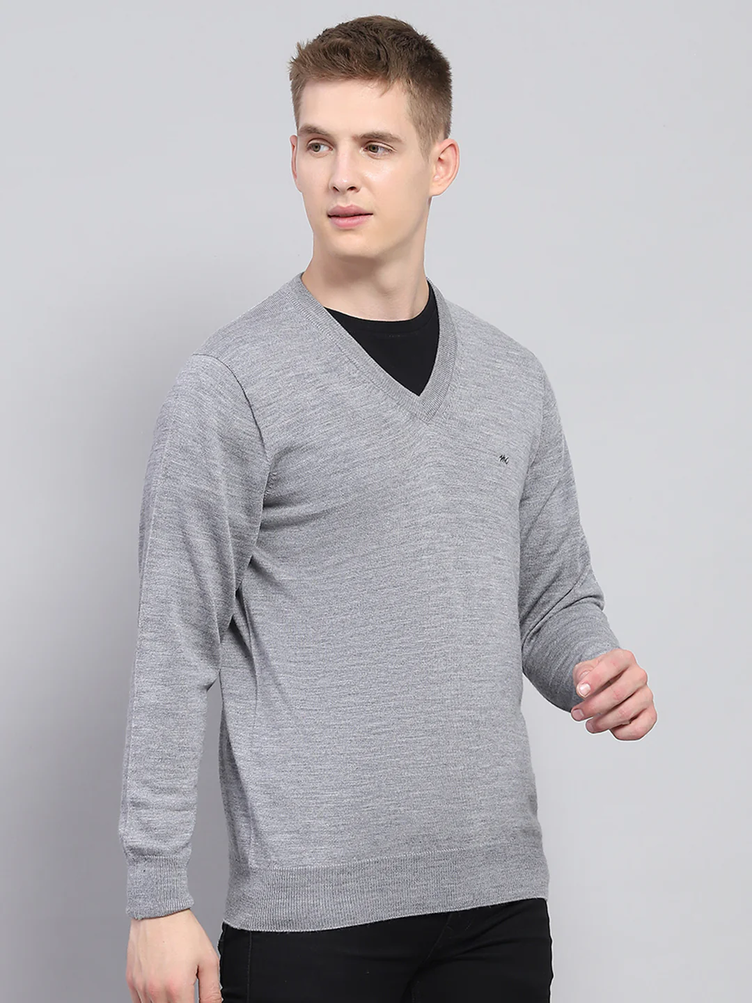 Men Grey Solid V Neck Full Sleeve Pullover - Image 4
