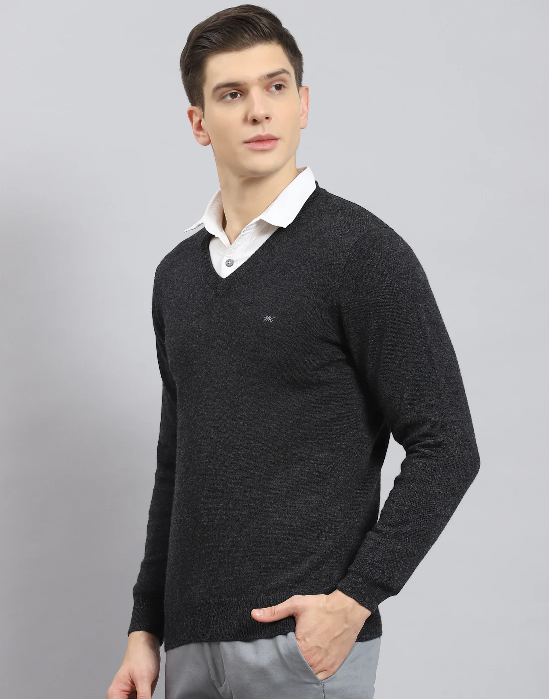 Men Grey Solid V Neck Full Sleeve Pullover - Image 4