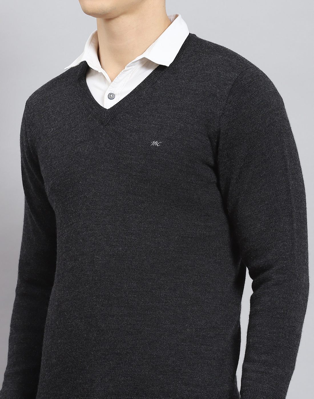 Men Grey Solid V Neck Full Sleeve Pullover - Image 6